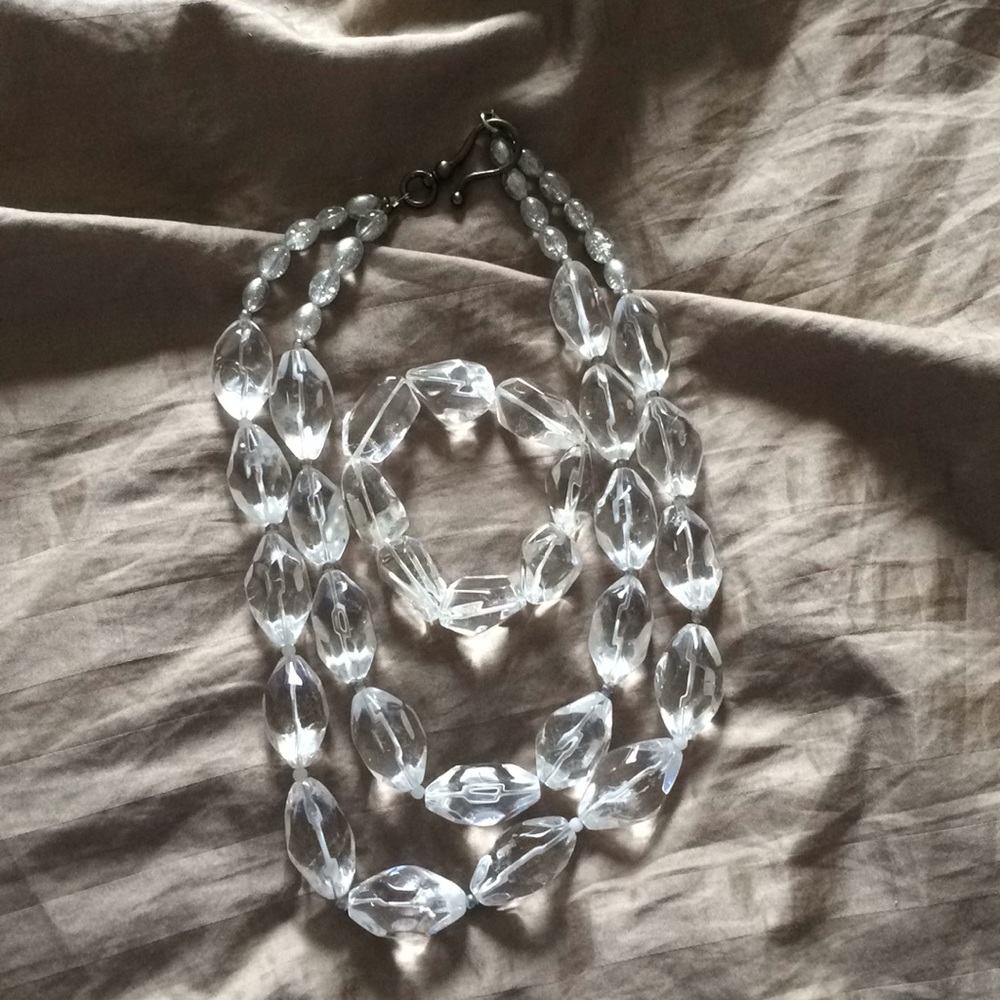 Beautiful glass beaded necklace and bracelet